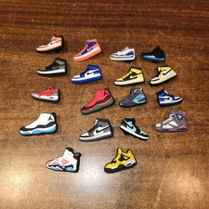 Jordan Nike Charms Jibbitz für Crocs Croc SIE ERHALTEN ALLE Posten von 18 - Bild 1 von 6