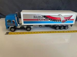 Majorette série 3000 - camion volvo semi remorque eagle trucks 1/60 - Foto 1 di 4