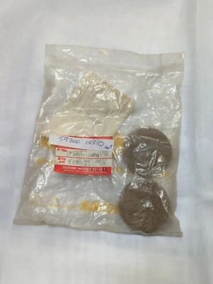 NOS 原始设备制造商铃木 GT750、GT550、GT380、GT250、RE5 刹车片 59300-18810 — 第 1/3 张图片
