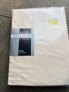 VINTAGE & NEW IN PACKAGE DOUBLE BRUSHED COTTON FITTED SHEET - CREAM - Picture 1 of 5