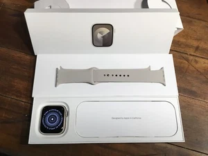 Apple Watch Series 9 45mm Starlight Al Star SB M/L GPS A2980 Excellent Condition - Zdjęcie 1 z 10