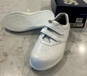 SAS Me Too White 6 WW Double Wide, Women's Sneaker New In Box Save Big - Picture 1 of 5
