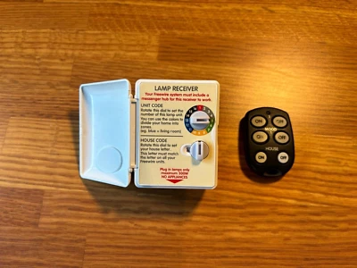 Receptor/remoto de lámpara para el hogar inalámbrico Black and Decker Freewire - ¡SE ENVÍA HOY! Foto 1 de 2