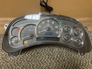 03-06 CADILLAC ESCALADE INSTRUMENT CLUSTER SPEEDOMETER GAUGES 15114645 233K OEM - Picture 1 of 8