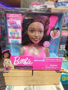 Barbie 12" Tie-Dye Deluxe 20 pezzi testa styling con tintura blu e rosa NUOVO - Foto 1 di 4