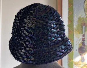 Vintage Damen lila Strick Pailletten Beanie Mütze wendbar Größe S irisierender Glanz - Bild 1 von 7