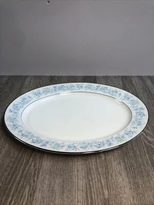 "Plato para servir Noritake Milford 2227 13 5/8"" ovalado flor azul platino China D7" Foto 1 de 4