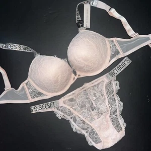 Victoria's Secret 32C BOMBSHELL BRA SET S panty PINK LACE SHINE STRAP - Picture 1 of 4