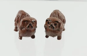 Pair of Vintage Painted Metal Pekingese Dogs Stamped England on Bellies - Foto 1 di 3