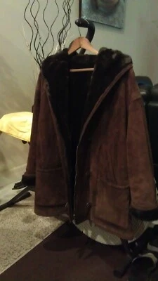 ABRIGO MUJER PIEL OVEJA MARRÓN MUY CÁLIDO, TALLA GRANDE Foto 1 de 4