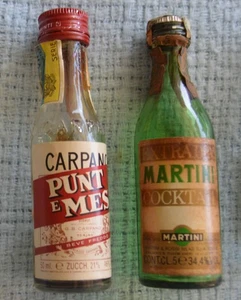 21 DE COLECCIÓN EE. UU./WW MINIATURA/MINI BOTELLAS DE LICOR DE VIDRIO VACÍAS PUNT E MES SELLOS FISCALES - Imagen 1 de 14