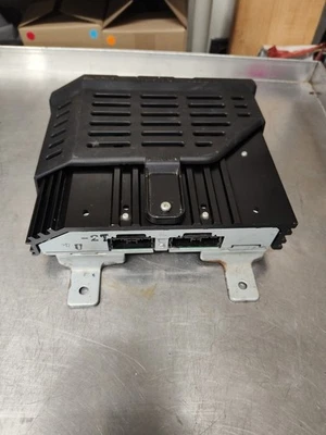 Amplificador de radio Mitsubishi Lancer Outlander 2007-2013 8701A230 Foto 1 de 4