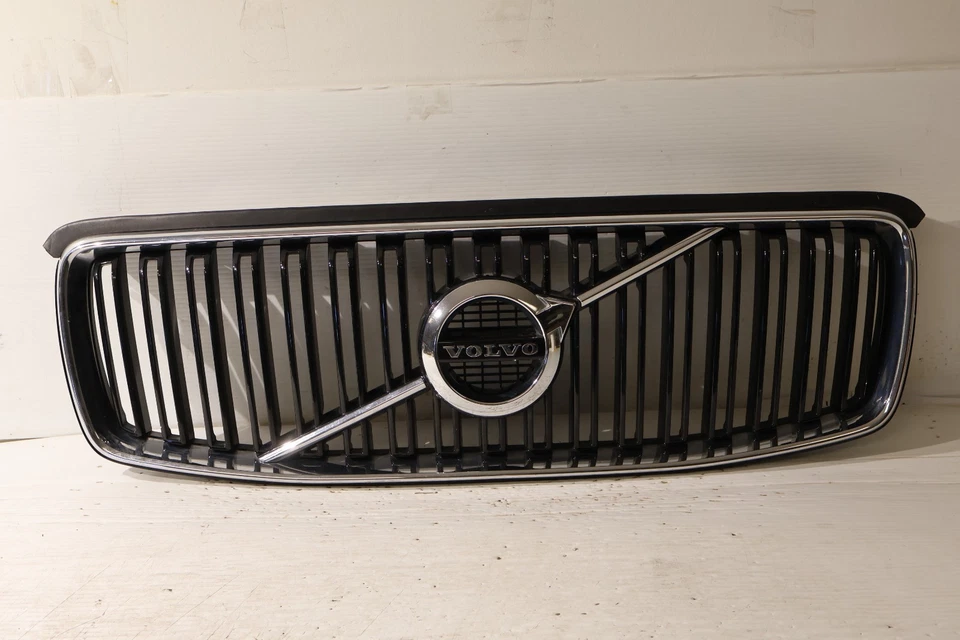 16 17 18 19 Volvo XC90 capó delantero radiador parrilla 30746 Foto 1 de 4