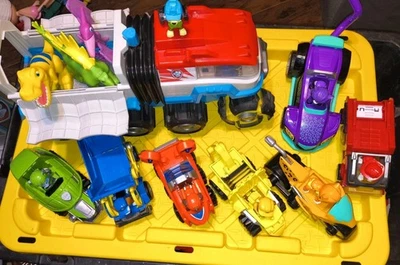 Paw Patrol Dino Rescue Dino Patroller, +7 vehículos, y Wild &, Shade Foto 1 de 4