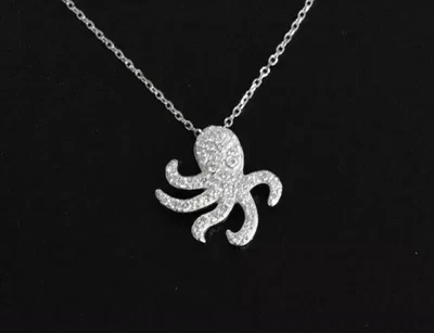 Atractivo colgante pulpo redondo de diamantes simulados de 2,00 quilates enchapado en oro blanco de 14 k Foto 1 de 4