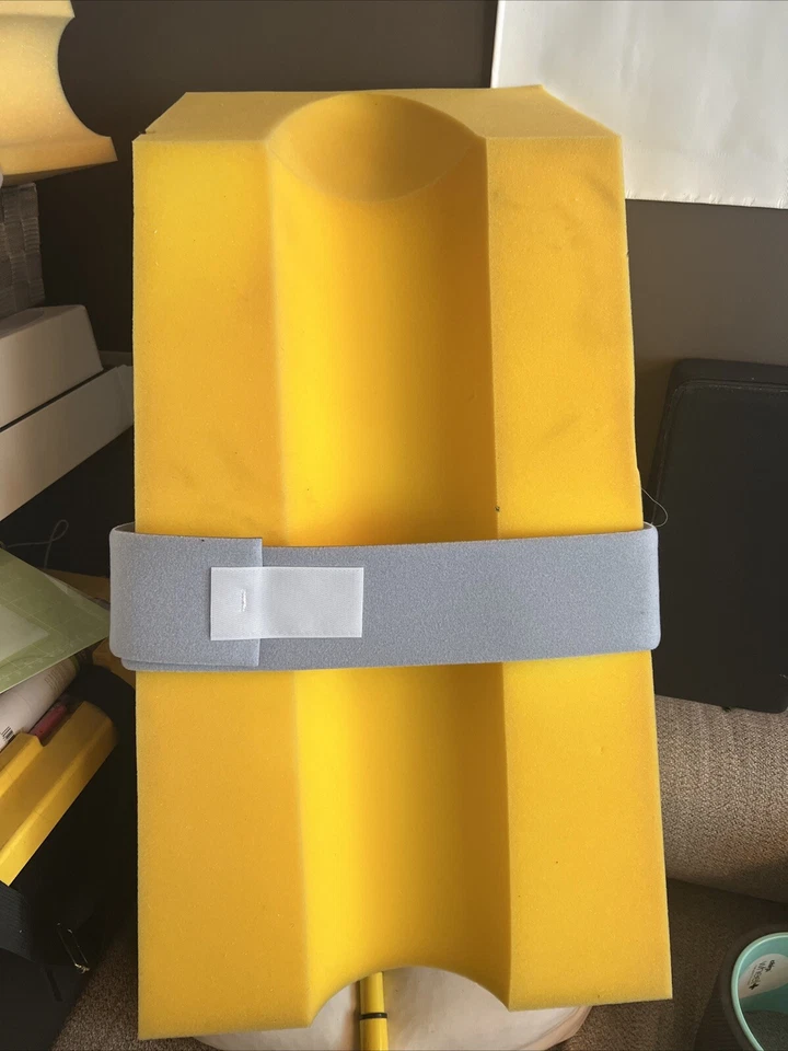 Cojín de espuma con cuña para pierna/rodilla/tobillo - Nuevo sin etiquetas Foto 1 de 4