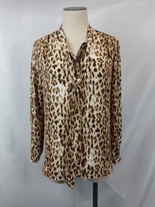 Top J Crew estampado de leopardo talla pequeña con botones manga larga informal de negocios - Imagen 1 de 7