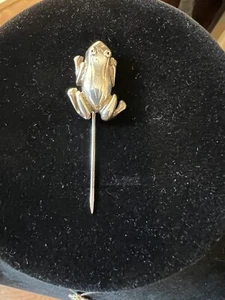 Sterling silver frog stick pin - Picture 1 of 3