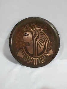 Kleiner ägyptischer Teller ägyptisches Gesicht 7 3/4" rund geätzt Kupfer Vintage Wanddekor - Bild 1 von 4