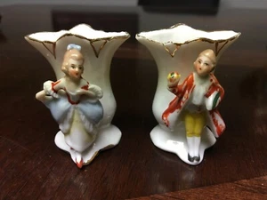 VINTAGE CERAMIC COLONIAL MAN AND WOMAN MINI VASE TOOTHPICK HOLDER - Picture 1 of 6