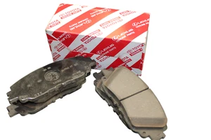 TOYOTA FRONT BRAKE PADS 0446533480 NEW GENUINE - Picture 1 of 6