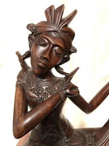 Madera dura intrincadamente tallada a mano elegantemente moviéndose sentada Tara Diosa - Imagen 1 de 18