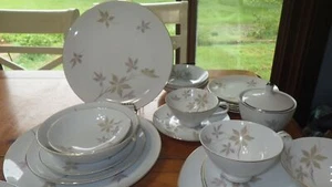 Mikasa Fine China Fair Oaks Dinnerware set service 4 3 cups saucers gold trim EC - Picture 1 of 12