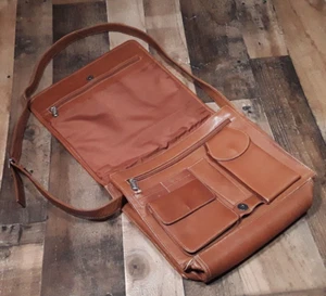 Piel Leather Crossbody Messenger Shoulder Travel Bag Purse English Saddle Brown - Picture 1 of 12