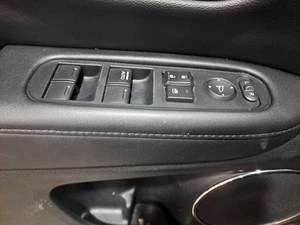 Interruptor de ventana de puerta delantera del lado del conductor LH 2016 HR-V Sku#4281466 - Imagen 1 de 6