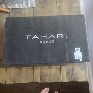 Tahari Home - Display / Serving Tray - Picture 1 of 2