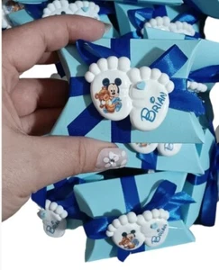 Bomboniera Nascita Piedini TOPOLINO Calamita Battesimo Segnaposto - Foto 1 di 1