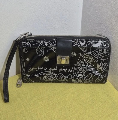 Carteira Sacroots Wristlet Clutch com zíper ao redor preta e prata Love Song - Imagem 1 de 4