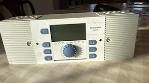 Honeywell DHC 43 Heating Controller SDC and Wall device SDW30 - Picture 1 of 2