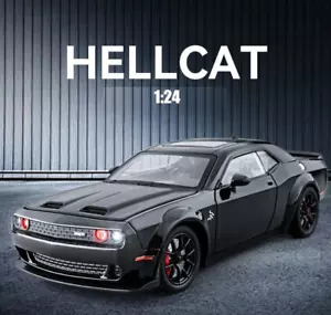 Modellino auto Dodge Challenger SRT Hellcat 1:24 con luce e altre caratteristiche - Foto 1 di 7