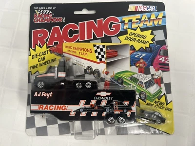 Racing Champions NASCAR A J Foyt Racing #14 Mini Team Hauler con mini coche sellado Foto 1 de 4
