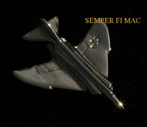 F-4 PHANTOM FIGHTER JET SOLAPA DORADA SOMBRERO PIN UP MARINES DE EE. UU. MARINA FUERZA AÉREA TIE TAC* - Imagen 1 de 24