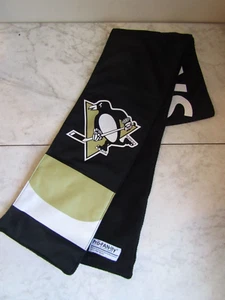 NHL offiziell lizenzierter Strickschal Pinguine schwarz/gold Logo Reißverschluss Tasche 49 Zoll - Bild 1 von 5