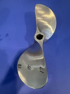 Signature 11 1/4 X 15 DERECHA 2 hojas V-Drive Race hélice 1" cónico SE 75 - Imagen 1 de 3