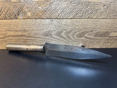 Cuchillo de hoja de punta de lanza personalizado de colección con mango de cañón de escopeta Winchester 1897 Foto 1 de 4