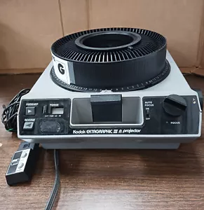 Kodak Ektagraphic IIIA Slide Projector w/ Tray, Remote, Spare Bulb - Warranty - Picture 1 of 10
