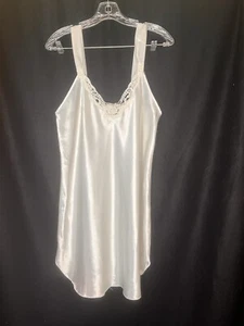 Secret Treasure Women Chemise Slip Dress Nightgown Lace Detail Bridal Size M - Picture 1 of 3