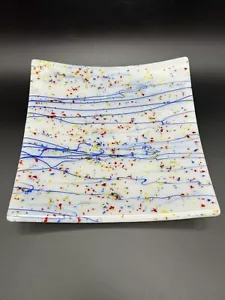 2007 signierte quadratische Schmelzglasplatte buntes Konfetti auf weiß 8,75 Zoll quadratisch - Bild 1 von 6