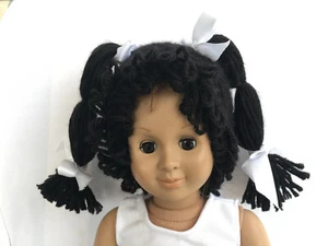 KOHL PATCH KINDERSTIL gehäkelt schwarz PERÜCKE MÜTZE Halloween Säugling Baby Größe 0-12 Monate - Bild 1 von 3