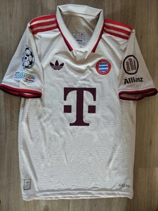 FC Bayern München Trikot Sacha Boey Spielertrikot 'matchworn' 2024/25 - Bild 1 von 6