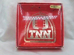 TNN TENNESSEE NASHVILLE NETWORK PUBBLICITÀ NATALE ORNAMENTO STAZIONE MUSICALE VINTAGE - Foto 1 di 10