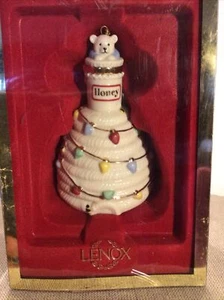 Lenox - "BÄR AUF BIENENSTOCKGLOCKE" Weihnachtsschmuck - Neu im Karton - 2003~ - Bild 1 von 6