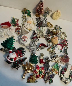 Konvolut 45 Weihnachts Anstecknadeln und Broschen sortiert guter Zustand - Bild 1 von 11