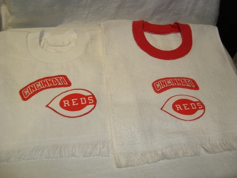 Cincinnati Reds MLB Baseball Handmade/Tea Towel Children's/Baby Bib NEW Cover