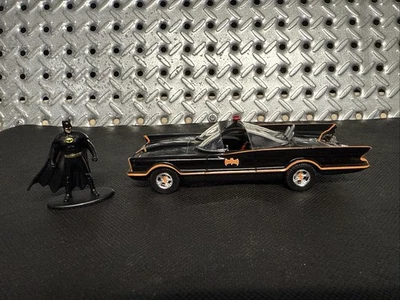99266 Jada 2017 Batman Batmobile 1966  1:32 DIECAST MODEL 5” + Diecast Figure - Image 1 of 4