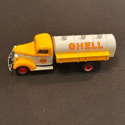 First Gear 1937 Chevrolet Tanker Truck Shell #2 Time Honored 1/30th 19-2821 - Image 1 of 4